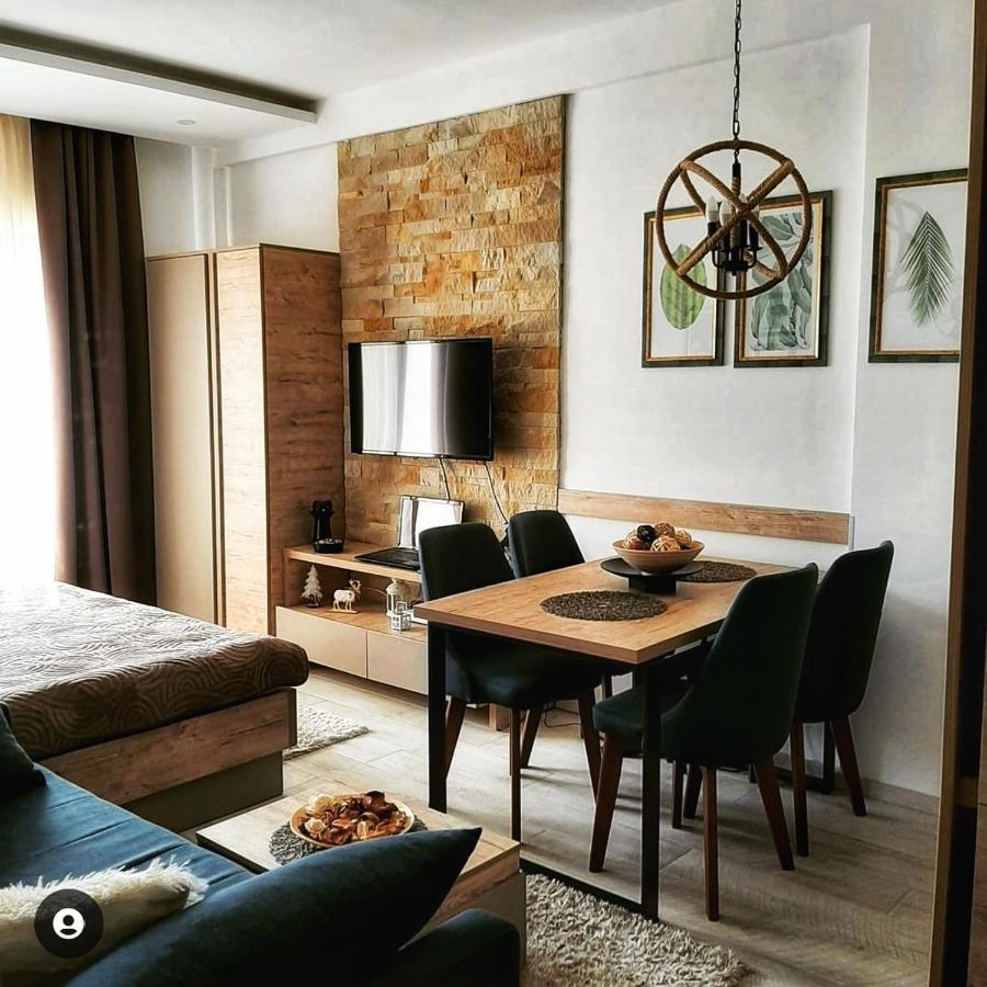 Kop Milmari P32 Apartment โคเปานิก ภายนอก รูปภาพ