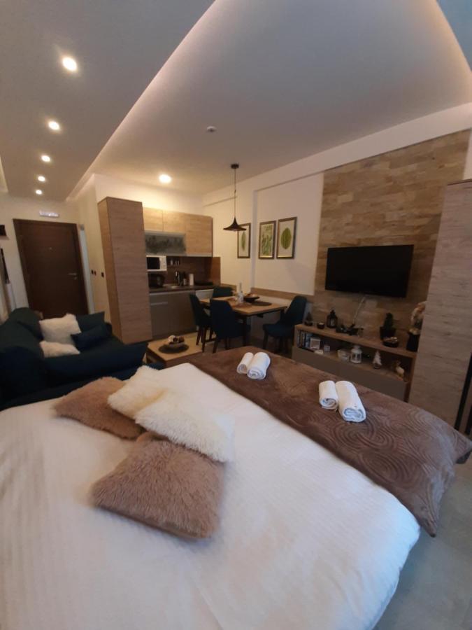 Kop Milmari P32 Apartment โคเปานิก ภายนอก รูปภาพ