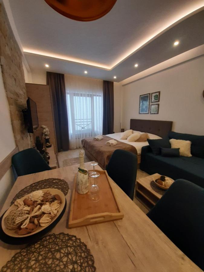 Kop Milmari P32 Apartment โคเปานิก ภายนอก รูปภาพ