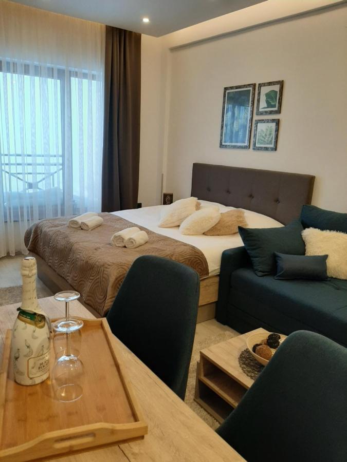 Kop Milmari P32 Apartment โคเปานิก ภายนอก รูปภาพ