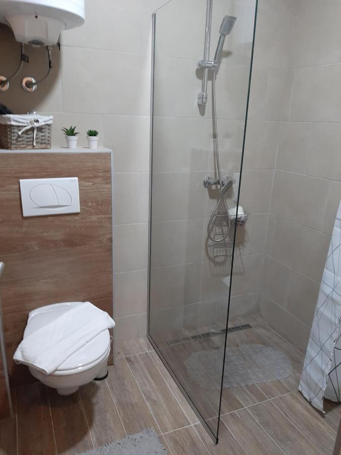 Kop Milmari P32 Apartment โคเปานิก ภายนอก รูปภาพ