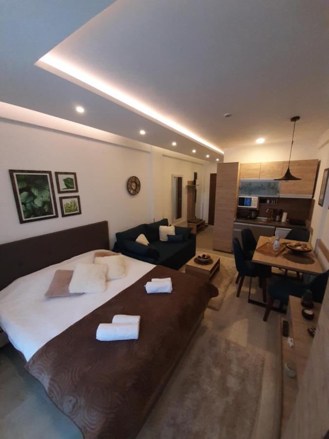 Kop Milmari P32 Apartment โคเปานิก ภายนอก รูปภาพ