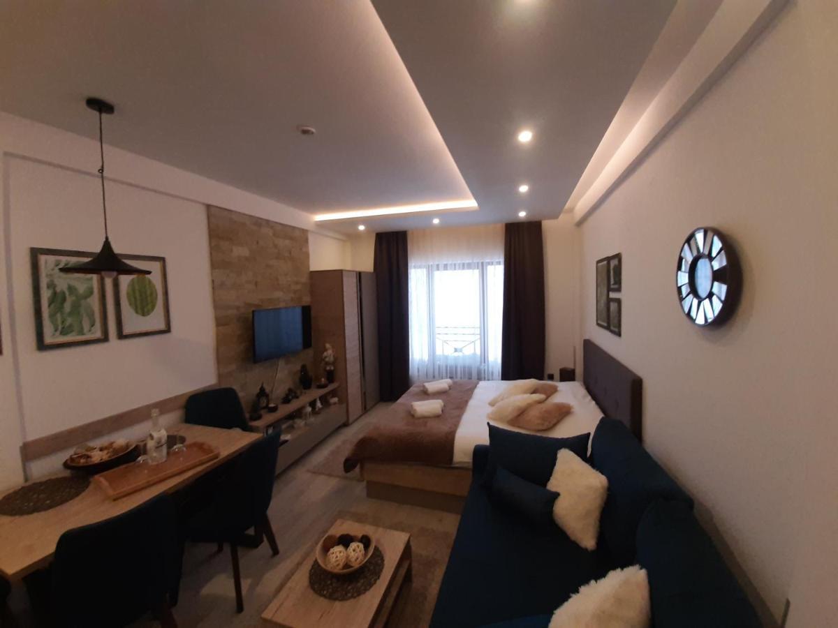 Kop Milmari P32 Apartment โคเปานิก ภายนอก รูปภาพ