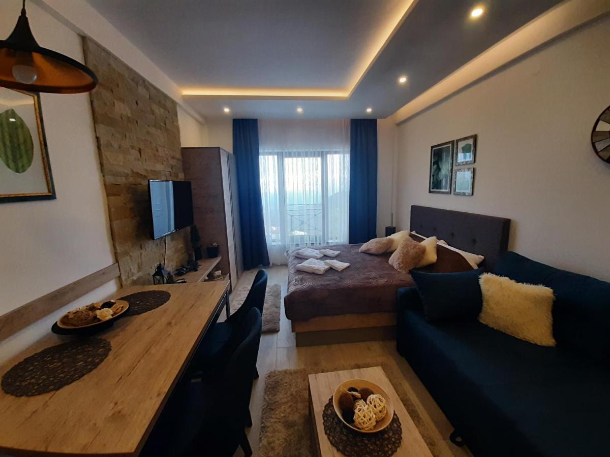 Kop Milmari P32 Apartment โคเปานิก ภายนอก รูปภาพ
