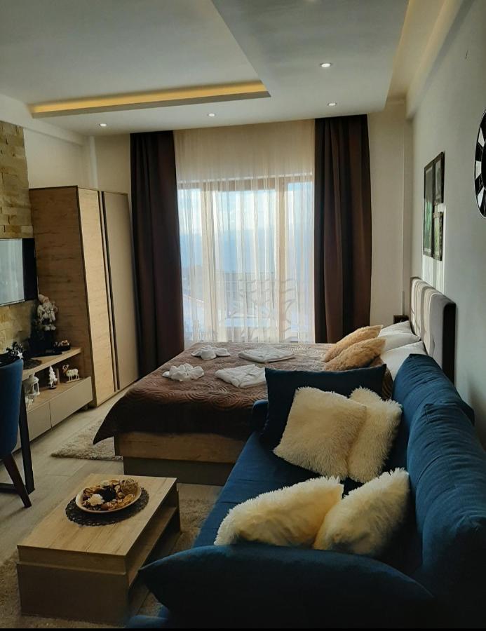 Kop Milmari P32 Apartment โคเปานิก ภายนอก รูปภาพ