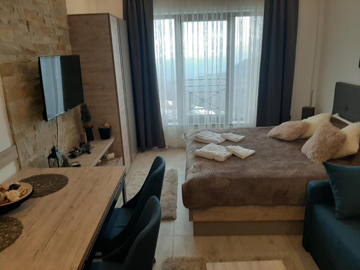 Kop Milmari P32 Apartment โคเปานิก ภายนอก รูปภาพ