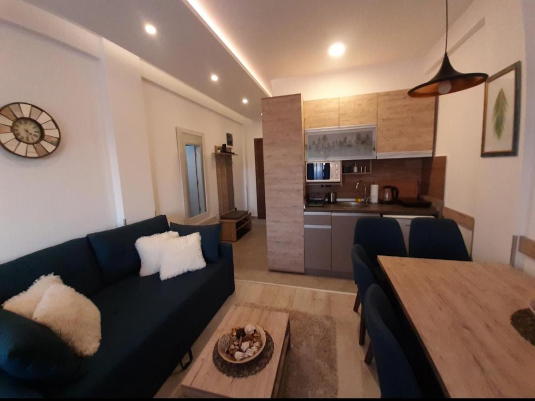 Kop Milmari P32 Apartment โคเปานิก ภายนอก รูปภาพ