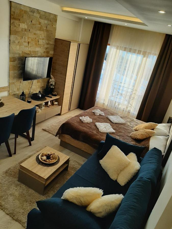 Kop Milmari P32 Apartment โคเปานิก ภายนอก รูปภาพ